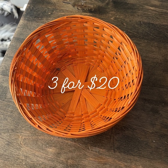 Accents Taiwan Woven Braided Wicker Basket Round Circle Shaped